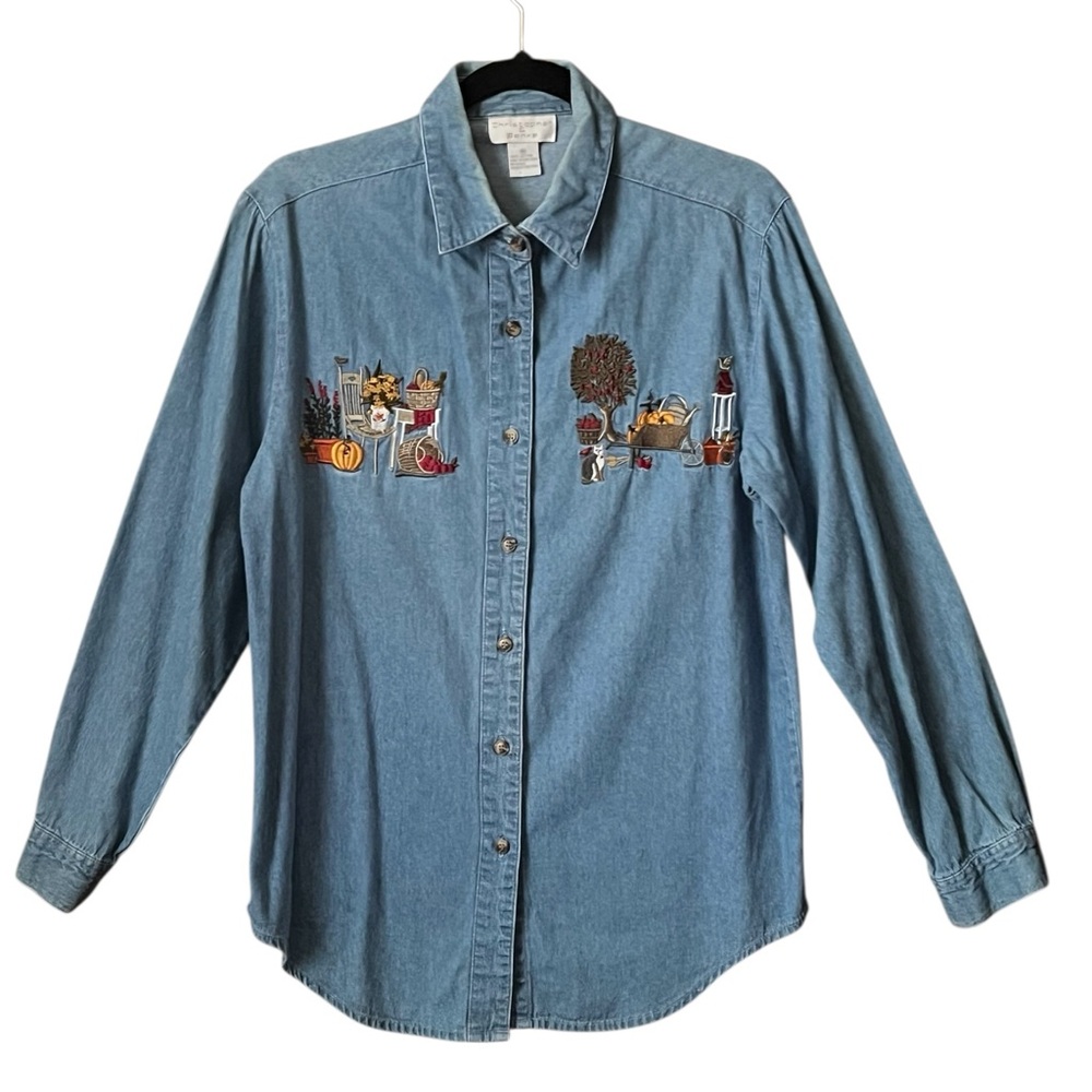 Vintage embroidered fall design denim Christopher and Banks button shirt. Size M